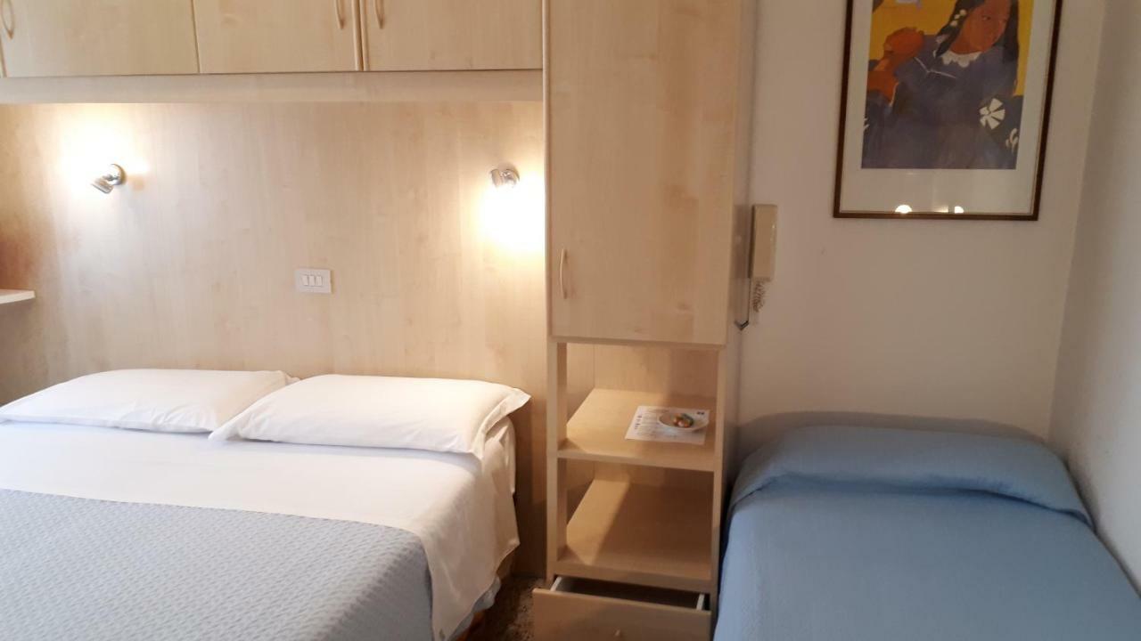 Hotel Villa Dina Jesolo Extérieur photo
