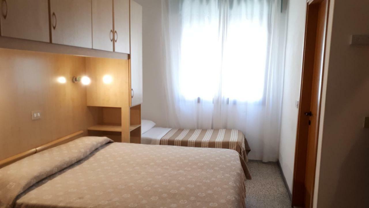 Hotel Villa Dina Jesolo Extérieur photo