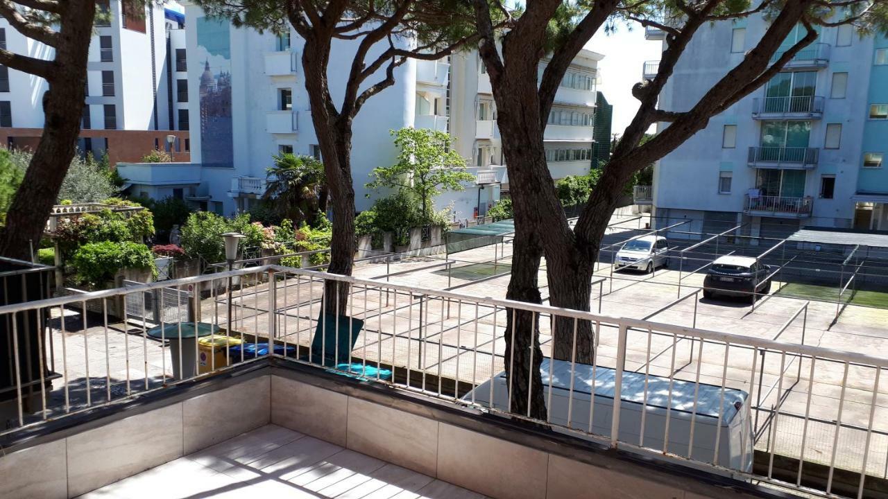 Hotel Villa Dina Jesolo Extérieur photo